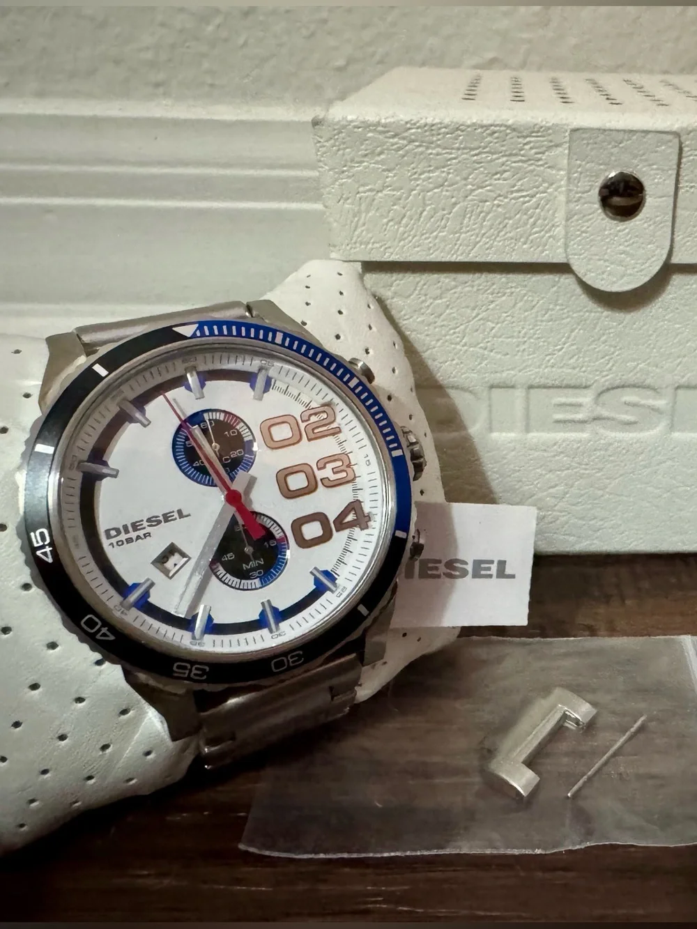 Diesel DZ4313 White Double Down Chrono 2.0 Analog Watch Needs Battery